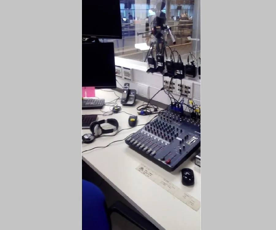 Equipamiento técnico de estudio de televisión